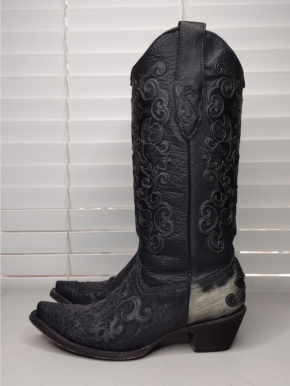 Corral Vintage Sz 7 1/2 Snip Toe Embroidered Scroll Leather Western Boots - Picture 6 of 16